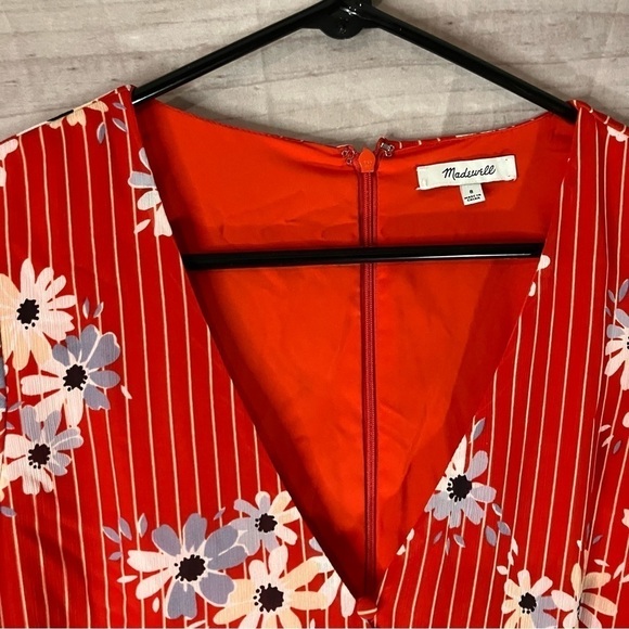 MADEWELL Button Wrap Dress in Floral Daisy Society - Picture 5 of 13